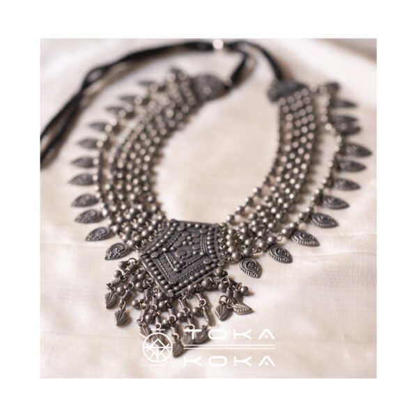 Mahika Neckpiece